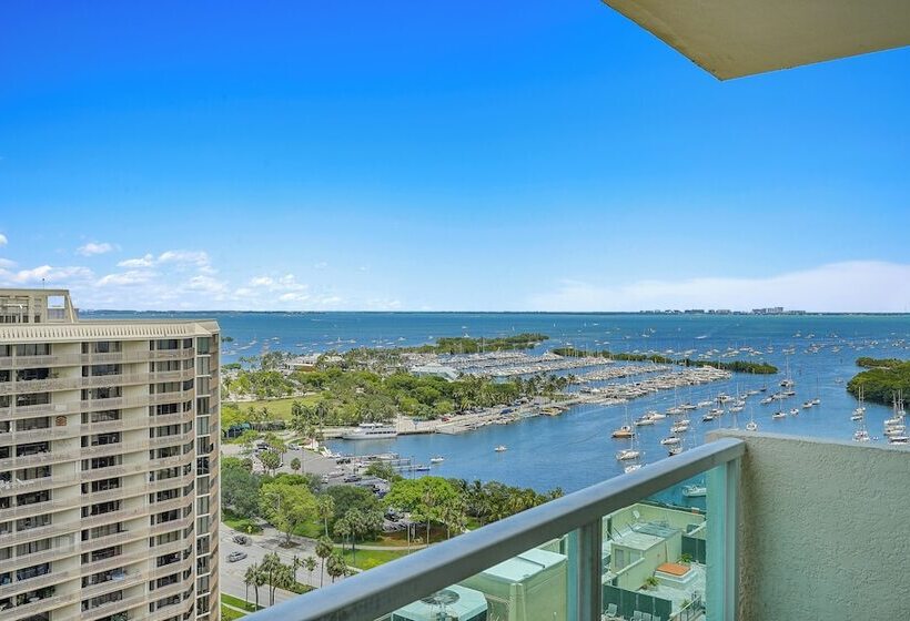 Glamorous Bay View Studio In The Grove