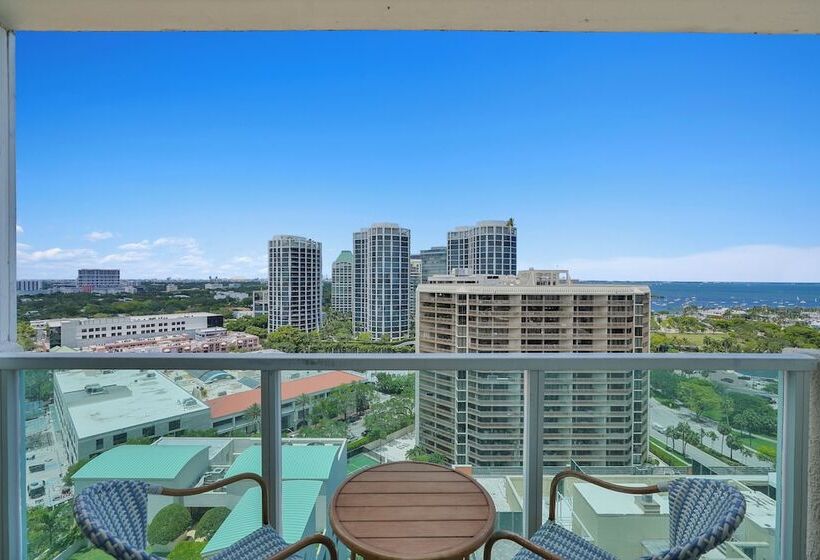 Glamorous Bay View Studio In The Grove