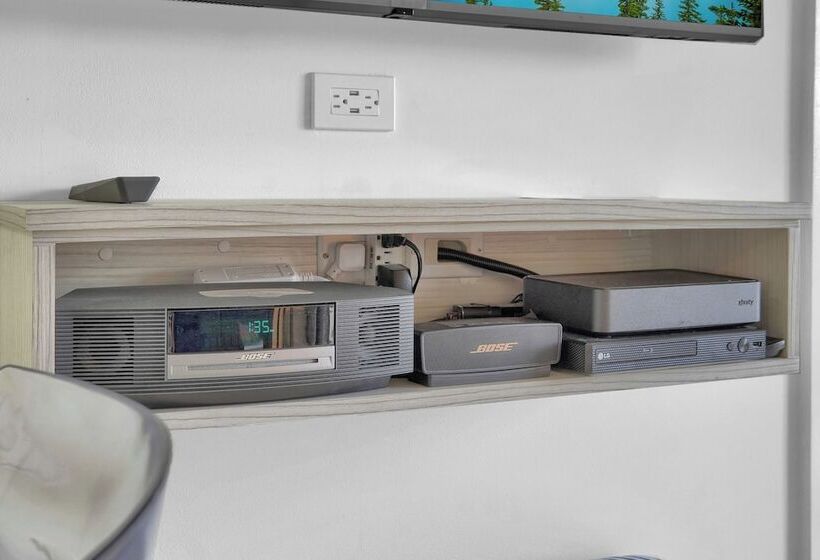 Gorgeous Spacious 2bed Bayview Apartment