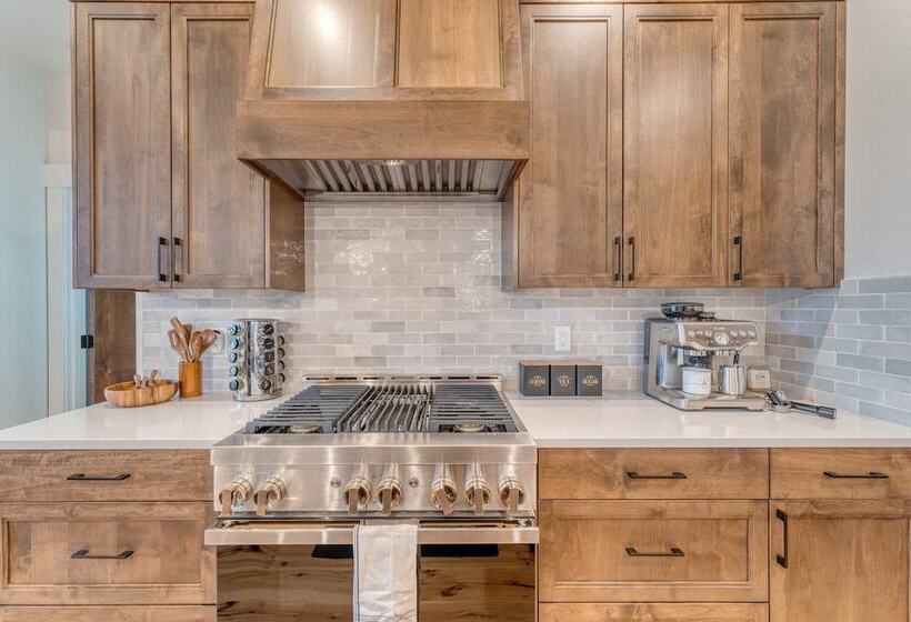 Grand Fir By Avantstay Hot Tub And Firepit