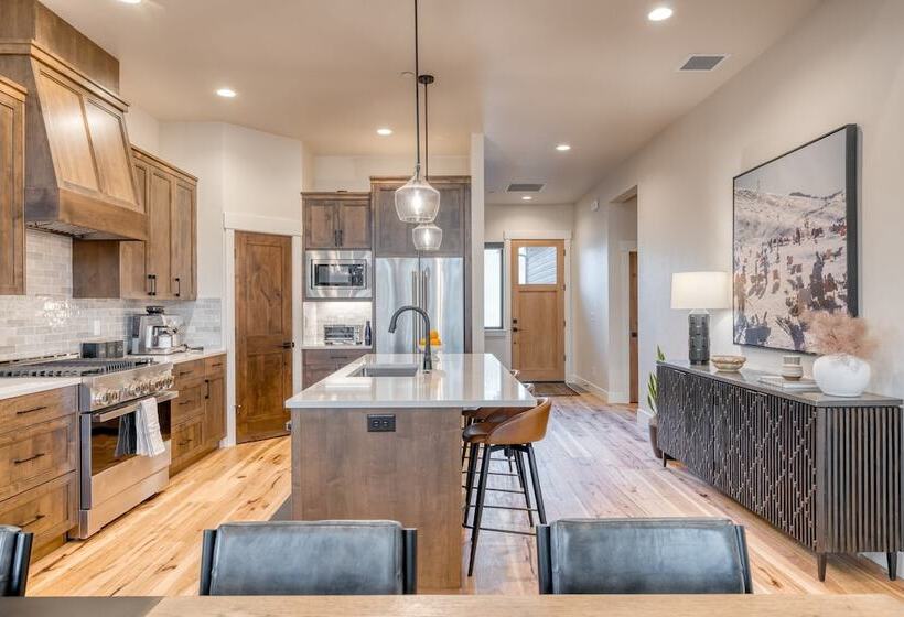 Grand Fir By Avantstay Hot Tub And Firepit