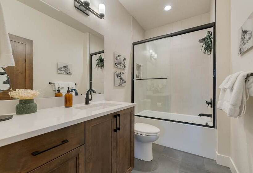 Grand Fir By Avantstay Hot Tub And Firepit