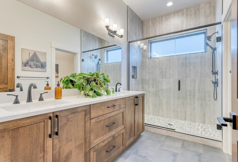 Grand Fir By Avantstay Hot Tub And Firepit