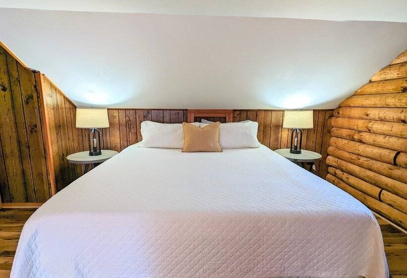 Hickory Cabin By Avantstay Firepit, Hot Tub, Game Room, Great Location