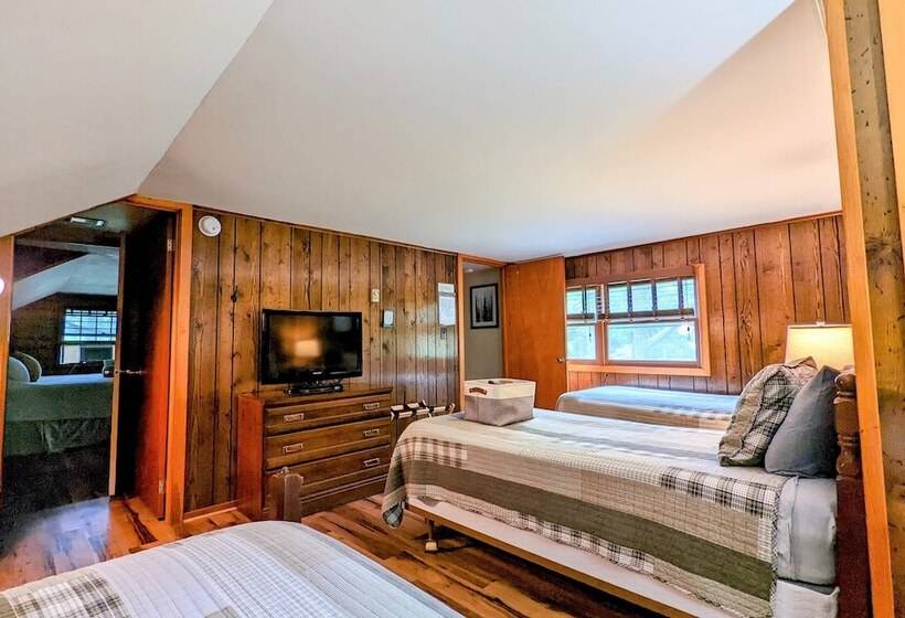 Hickory Cabin By Avantstay Firepit, Hot Tub, Game Room, Great Location