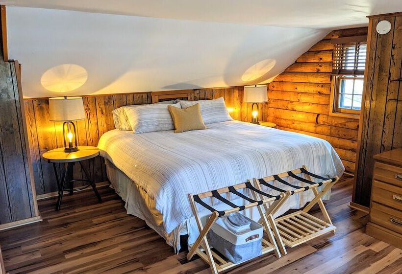 Hickory Cabin By Avantstay Firepit, Hot Tub, Game Room, Great Location