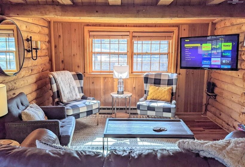 Hickory Cabin By Avantstay Firepit, Hot Tub, Game Room, Great Location