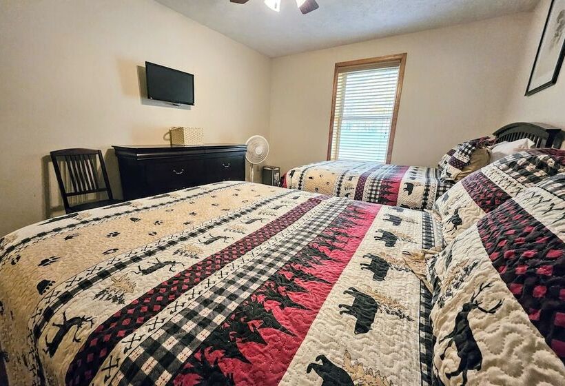 Hickory Haven By Avantstay Hot Tub, Game Room, Theater, Deck