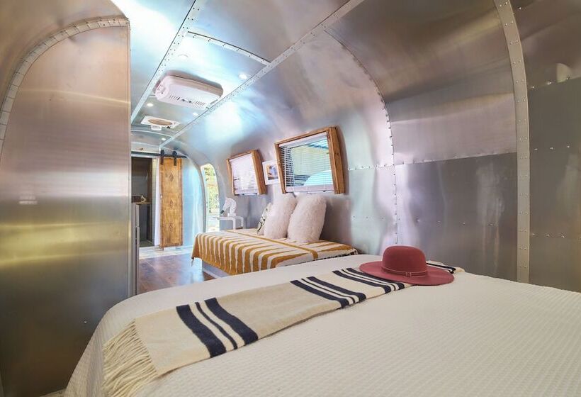 Отель Acres Landing