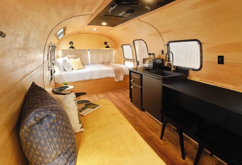 Отель Acres Landing