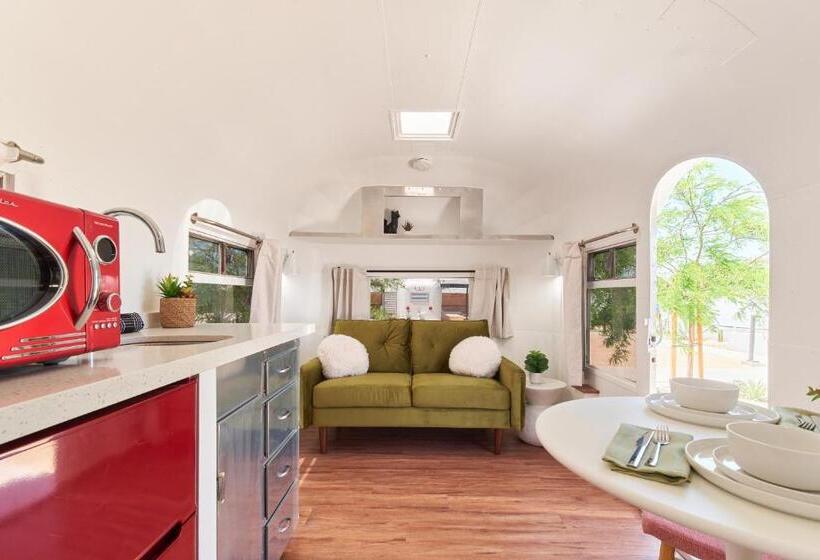 Отель Acres Landing