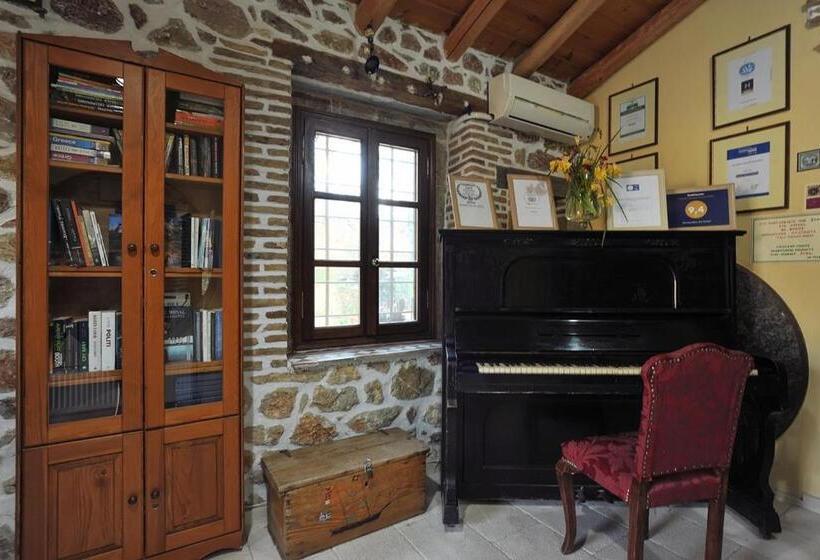 هتل Archontiko Art