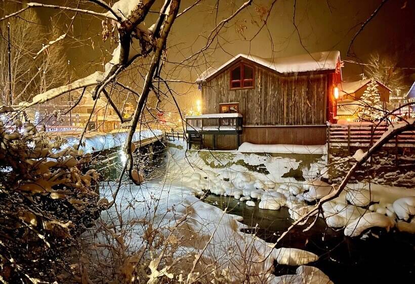 בית מלון כפרי Eagle River Inn