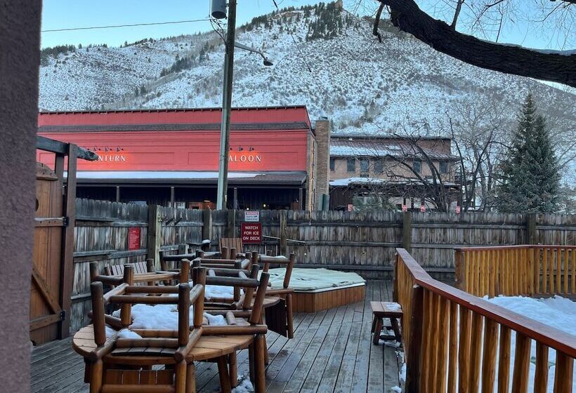 בית מלון כפרי Eagle River Inn