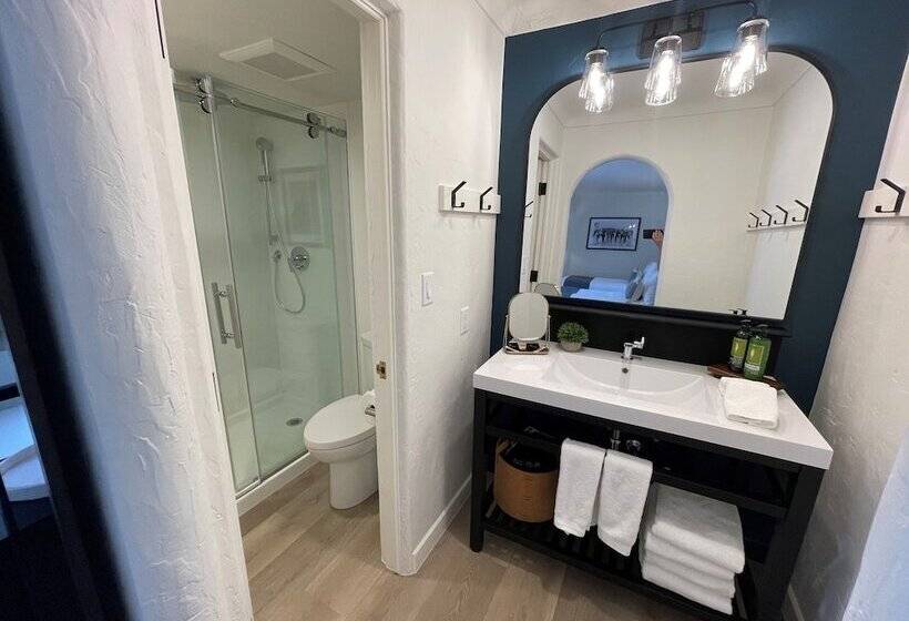 בית מלון כפרי Eagle River Inn