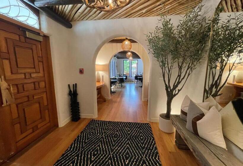 בית מלון כפרי Eagle River Inn