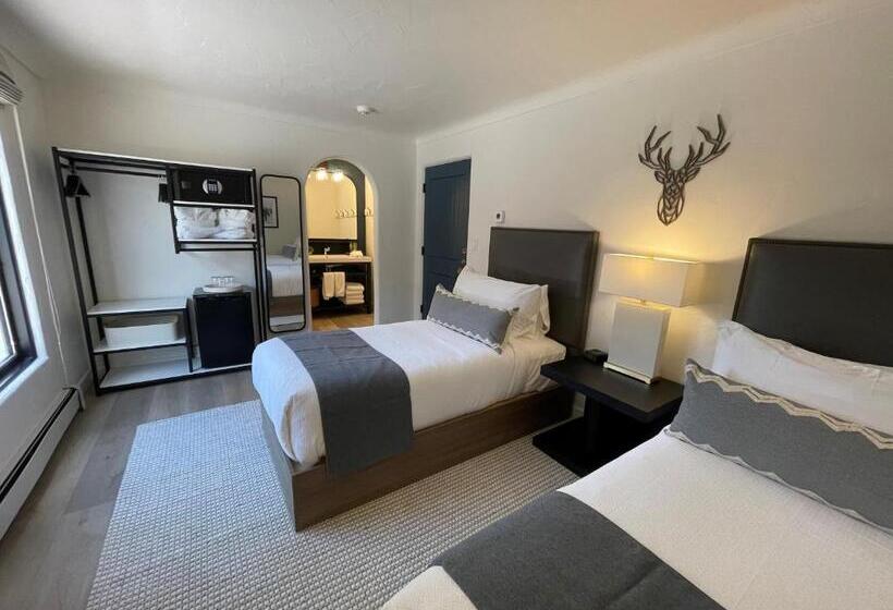 בית מלון כפרי Eagle River Inn