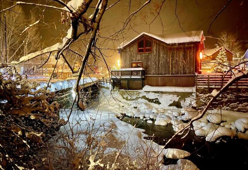 בית מלון כפרי Eagle River Inn