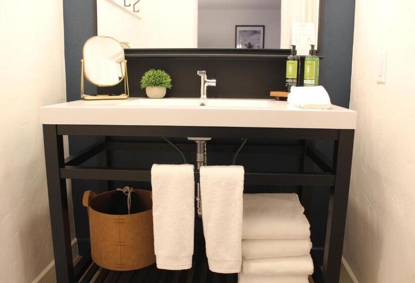 בית מלון כפרי Eagle River Inn