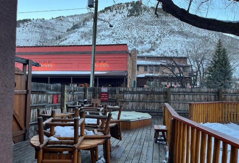 בית מלון כפרי Eagle River Inn