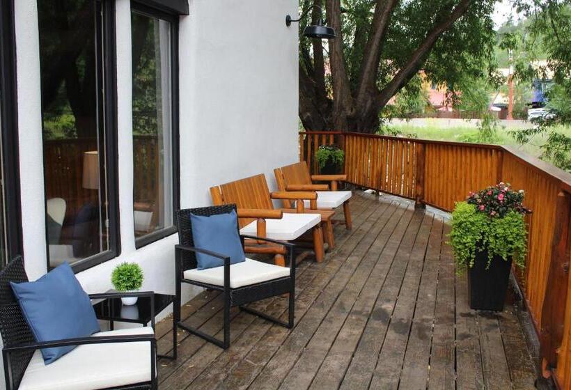 בית מלון כפרי Eagle River Inn