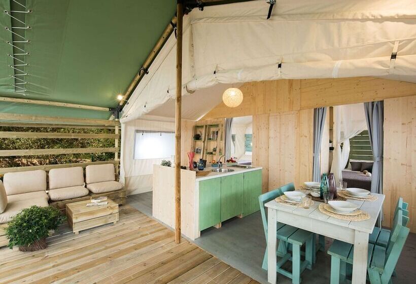 ホテル Luxury Tent Only 11 Km. From Porec