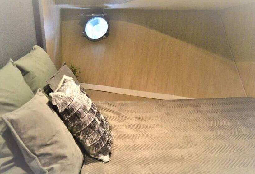 בית מלון כפרי Luxury Yacht In La Rochelle With A Terrace