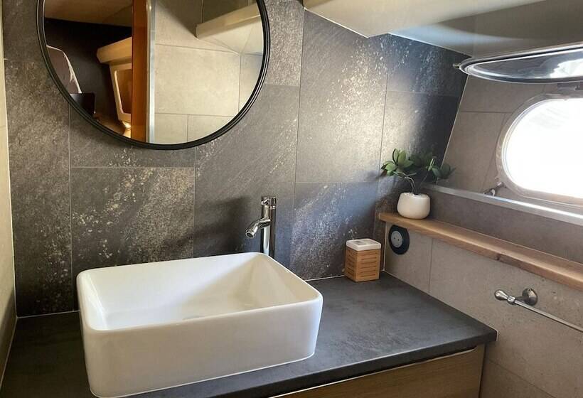 בית מלון כפרי Luxury Yacht In La Rochelle With A Terrace