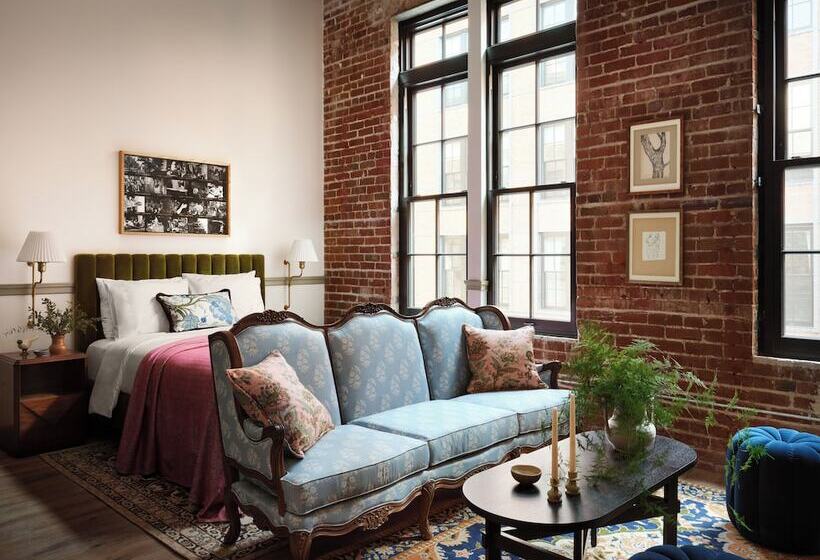 ホテル Memoir Warehouse District