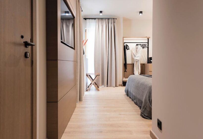 בית מלון כפרי Revi Mountain Resort