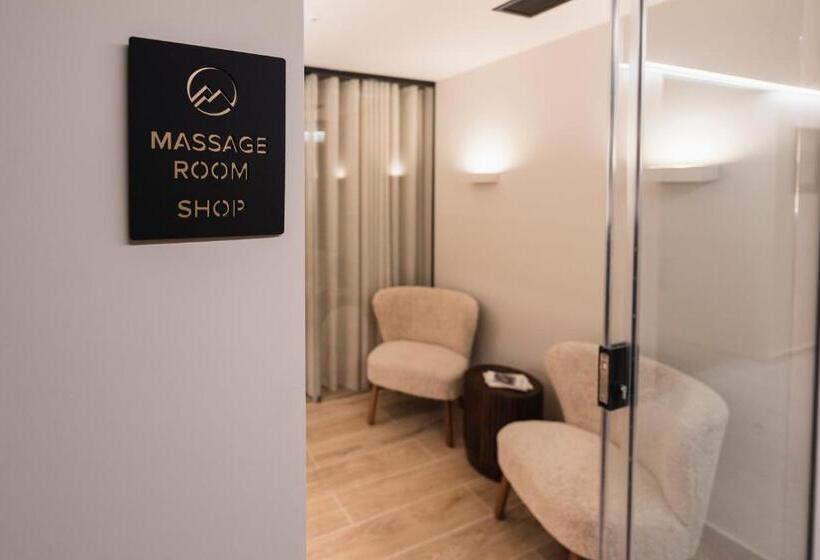 בית מלון כפרי Revi Mountain Resort