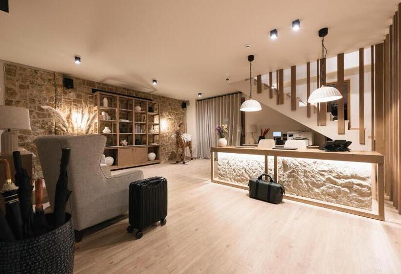 בית מלון כפרי Revi Mountain Resort