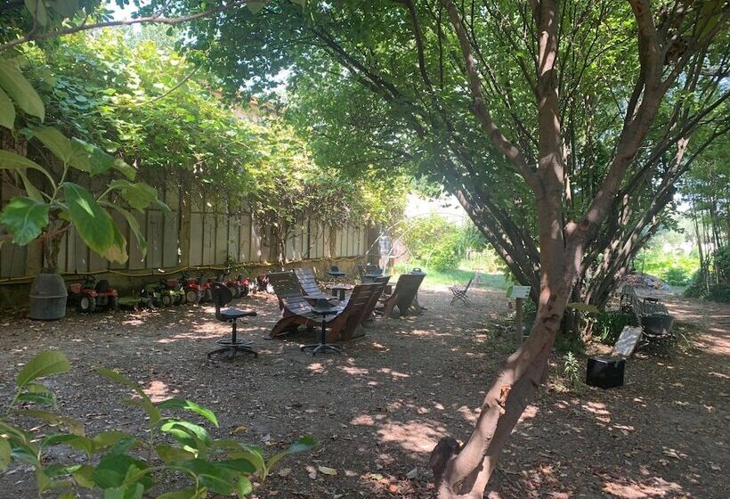 ホテル Superb Yurt Of Mongolian Tradition In Provence