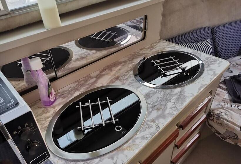 هتل Virginia Bed And Boat