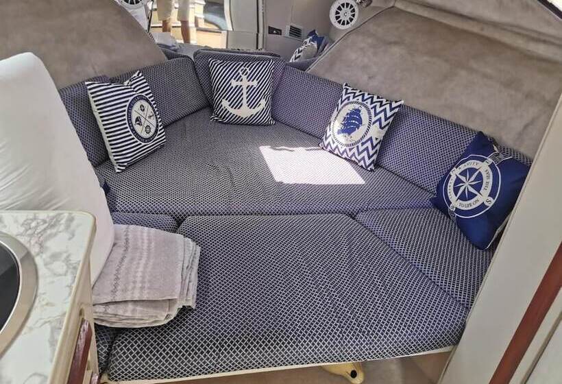 هتل Virginia Bed And Boat