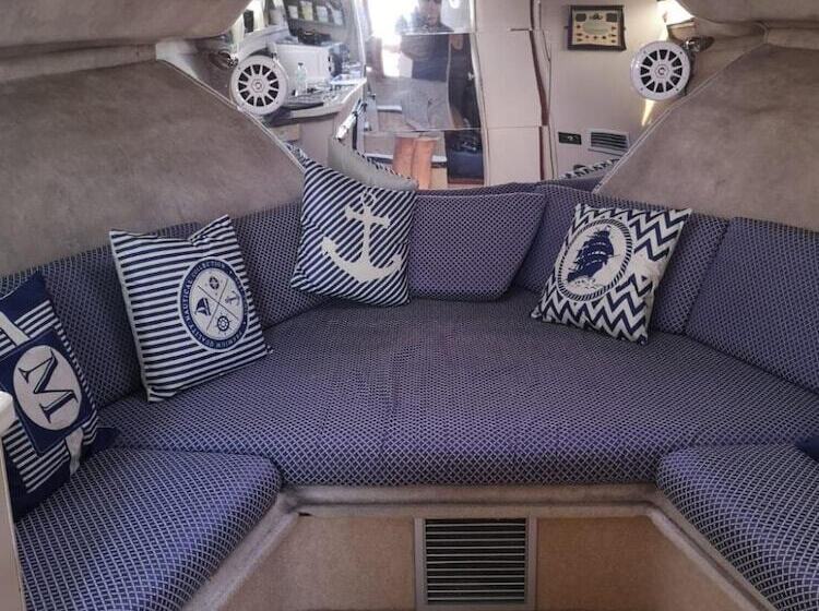 هتل Virginia Bed And Boat