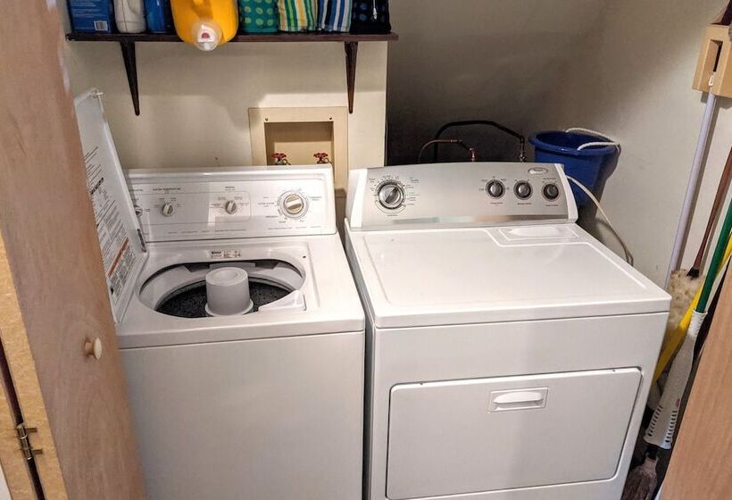 Hygge Home By Avantstay Deck For Outdoor Living, Fire Pit, Game Table