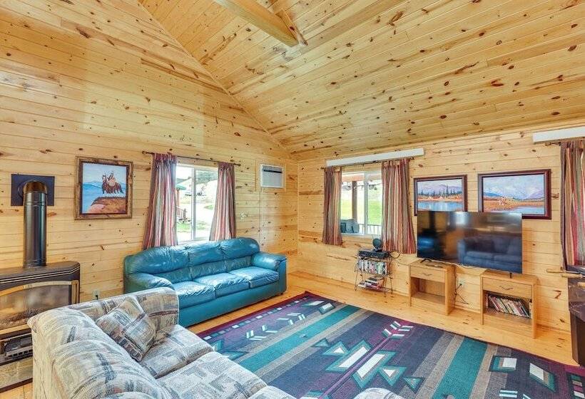 Wraparound Deck & Grill: Deadwood Cabin