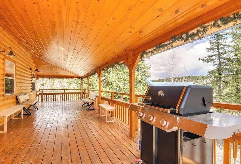 Inviting Utah Cabin W/ Spacious Deck + Fireplace!
