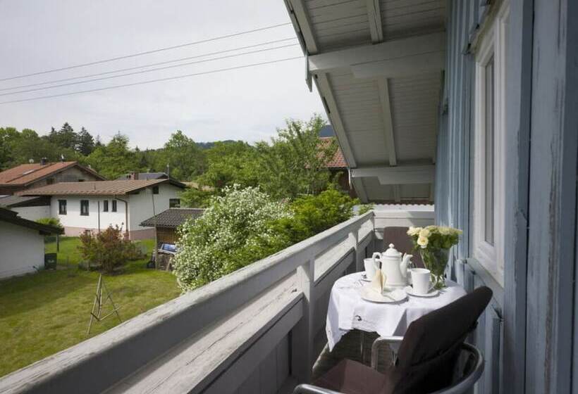 Kaiserblick Comfortable Holiday Residence