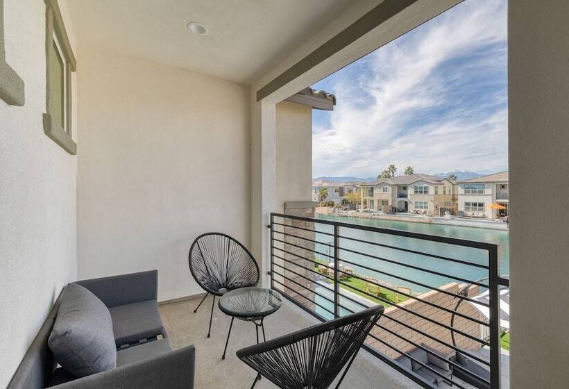 Lago Luxe By Avantstay Lakefront + Private Pool, Great For Festival Season