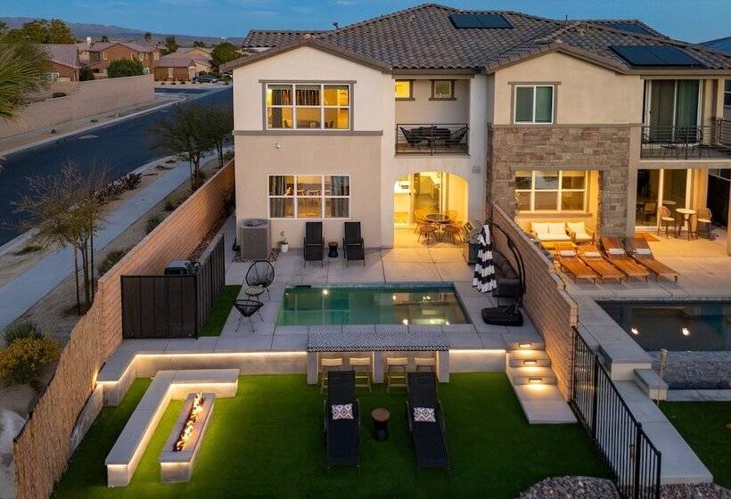 Lago Luxe By Avantstay Lakefront + Private Pool, Great For Festival Season