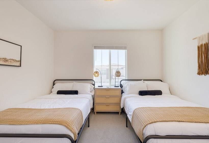 Lago Luxe By Avantstay Lakefront + Private Pool, Great For Festival Season