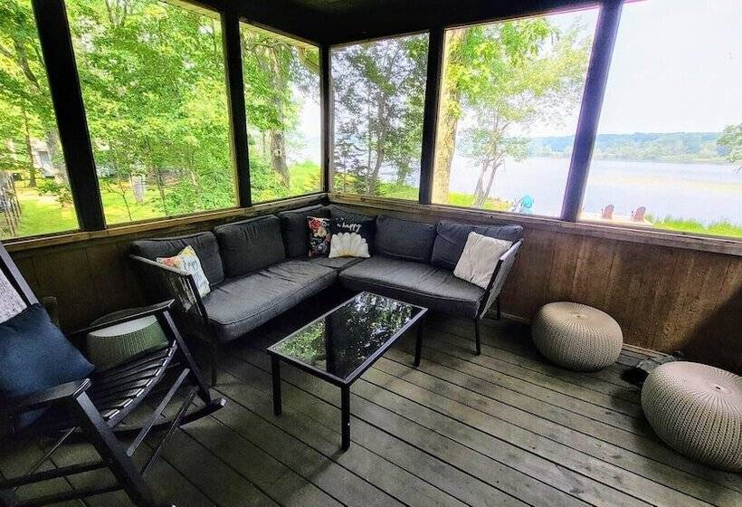 Lake Daze By Avantstay Lakefront W/ Modern Interior, Enclosed Porch & Hot Tub