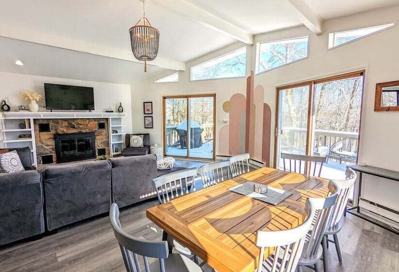 Lake It Right By Avantstay Lakefront W/ Dock, Hot Tub, Fire Pit & Game Room