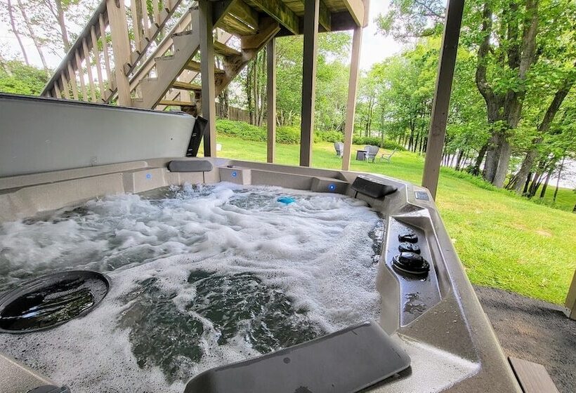 Lake It Right By Avantstay Lakefront W/ Dock, Hot Tub, Fire Pit & Game Room