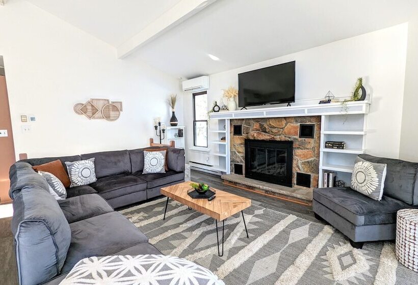 Lake It Right By Avantstay Lakefront W/ Dock, Hot Tub, Fire Pit & Game Room