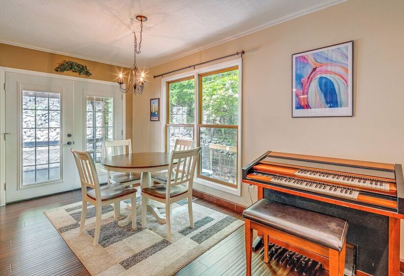 Lake Lure Mountain Retreat W/ Fire Pit & Gas Grill