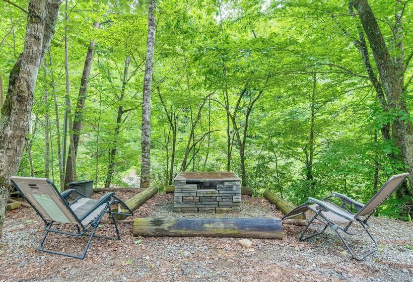 Lake Lure Mountain Retreat W/ Fire Pit & Gas Grill