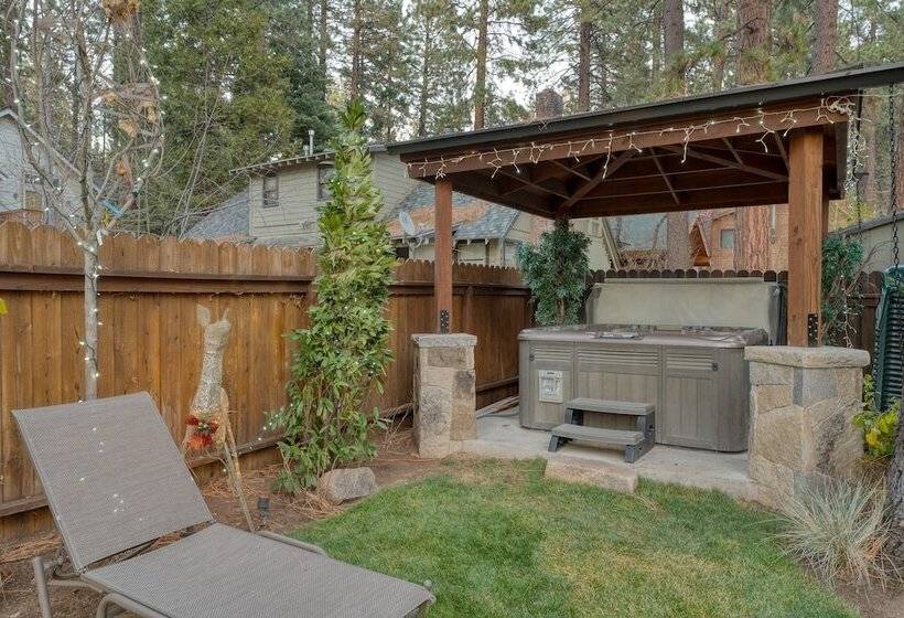 Lake Star By Avantstay Hot Tub, Walk To Beach